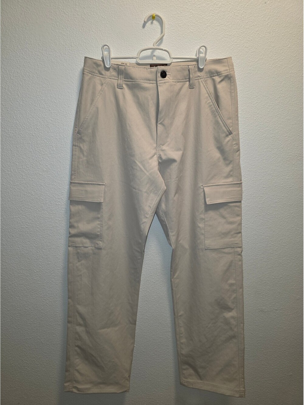 Aventyr Men’s Cargo Pants 32W 32L Beige Outdoor Hiking Utility NWT